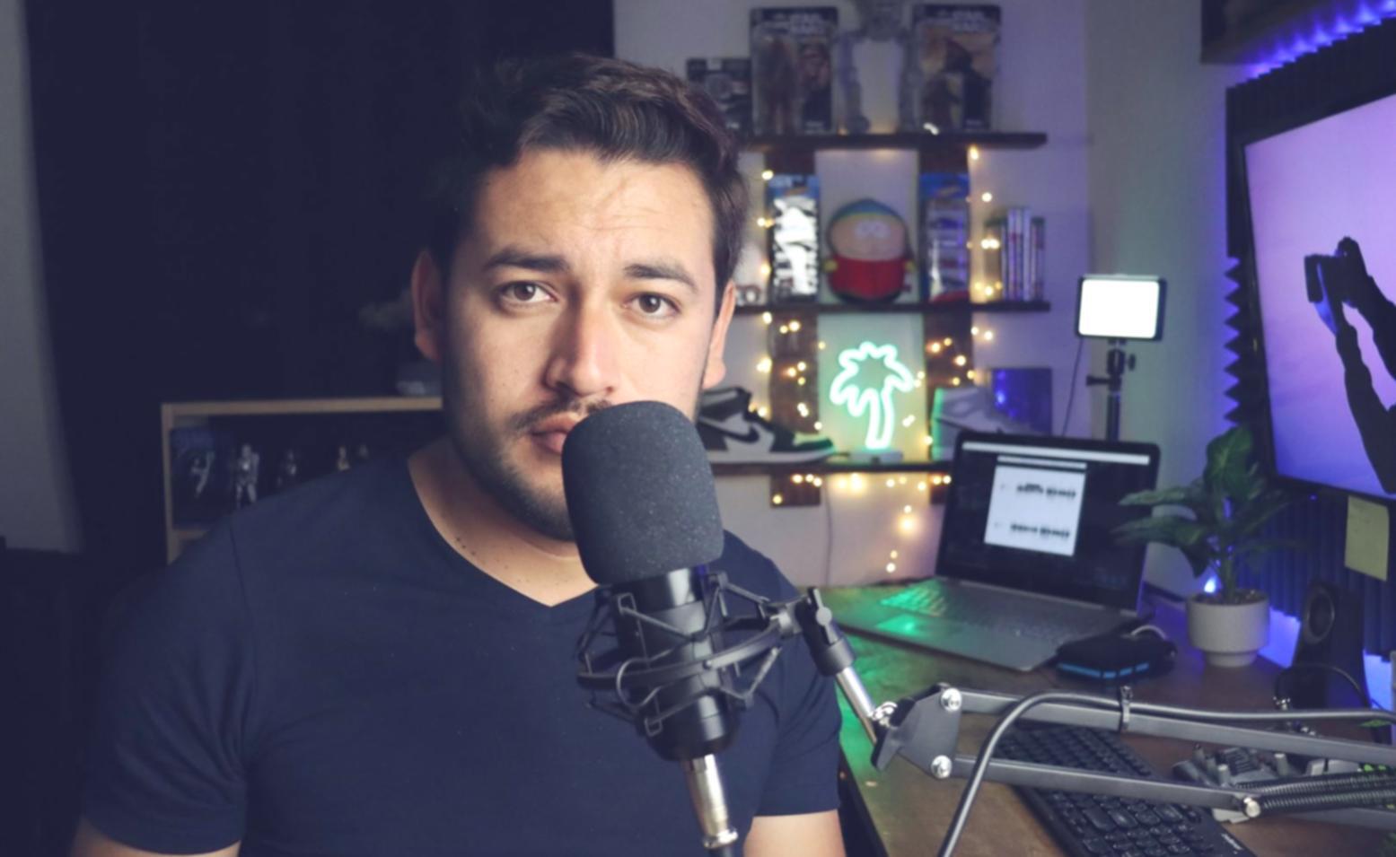 Configuration professionnelle pour formation en ligne avec équipement audio-vidéo